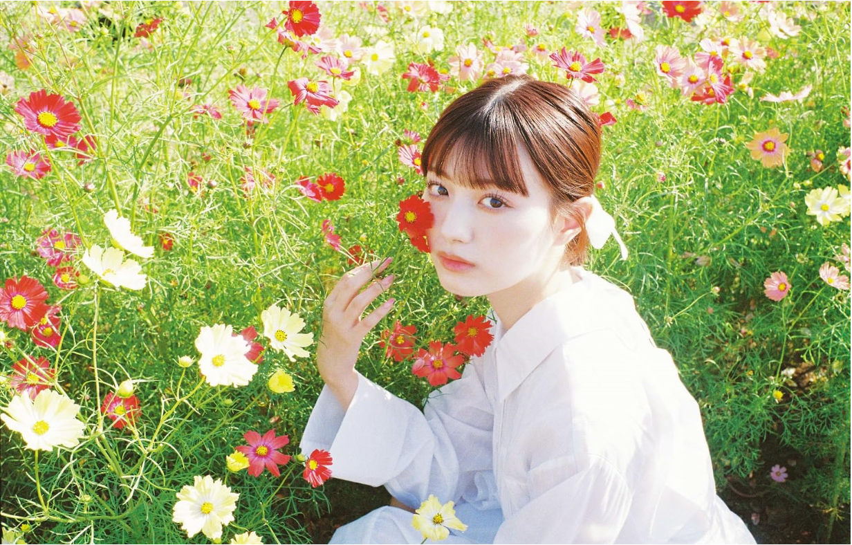 鶴嶋乃愛 首本 Photo Essay《如同微睡的花朵》(微睡む花の様に)