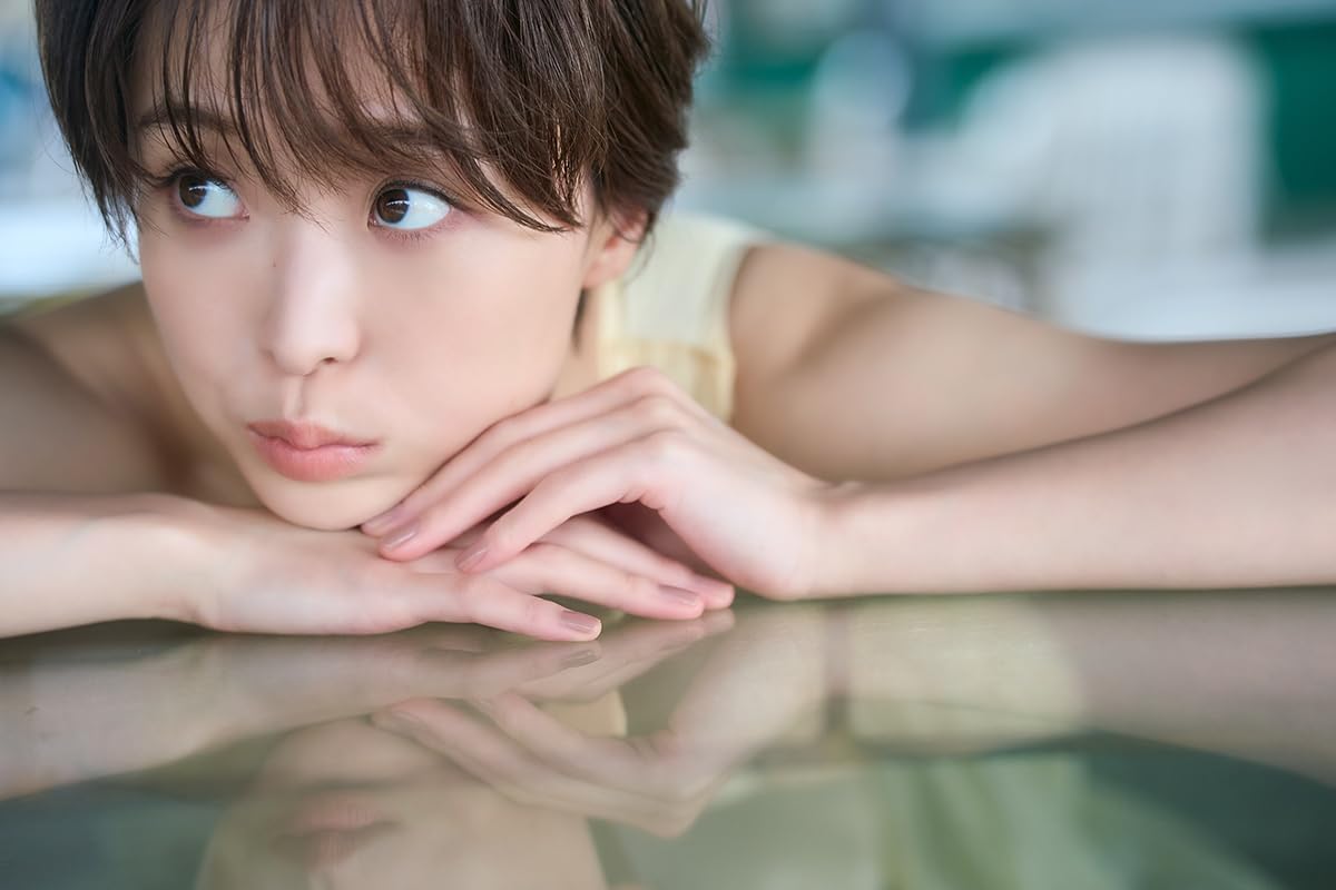 渡邊渚 1st 寫真集 『水平線』