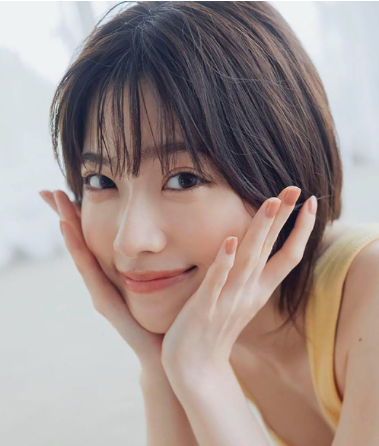 礒部花凜 首本 寫真集《私めく》