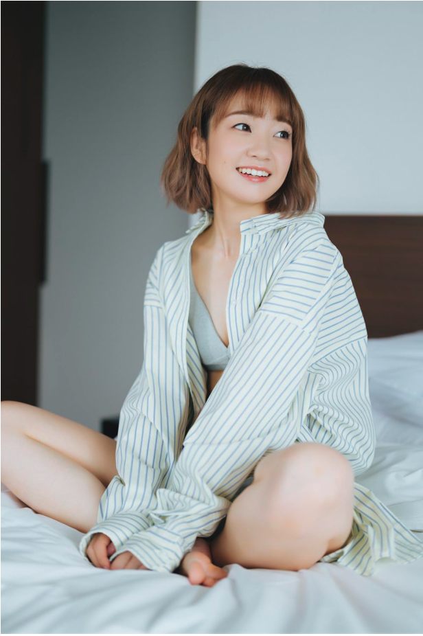 大橋彩香 首本 寫真集《らしさ》附限定生寫真