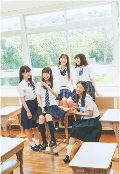 私立惠比壽中學 (私立恵比寿中学) 低學年MEMBER OFFICIAL PHOTOBOOK
