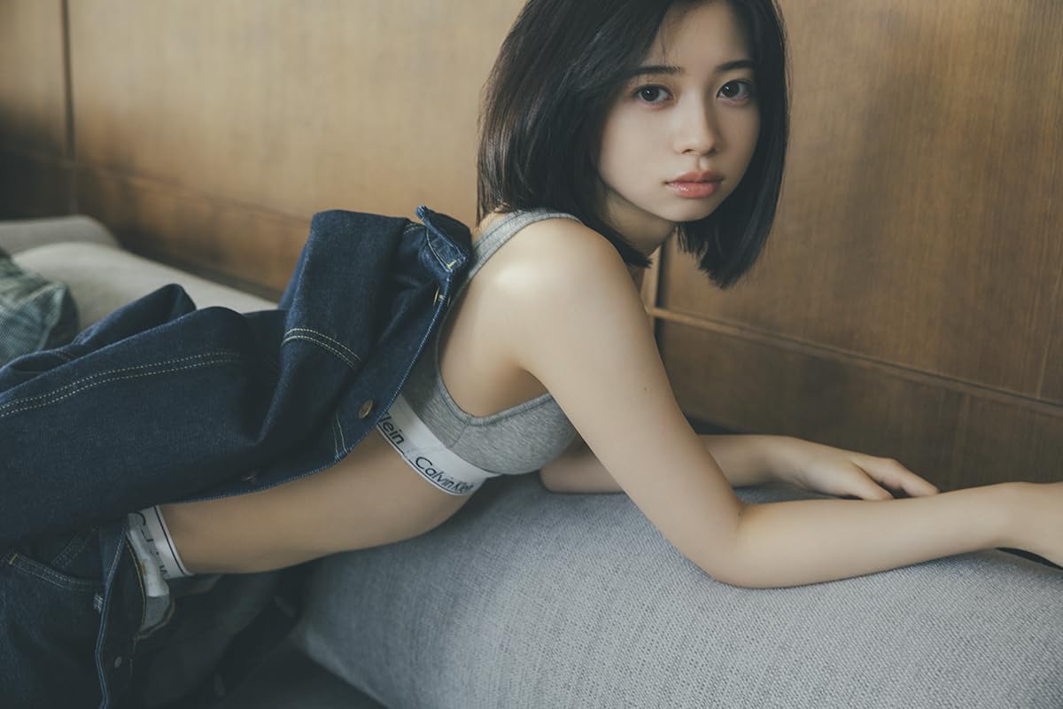 櫻田日和 桜田ひより 寫真集《my blue》