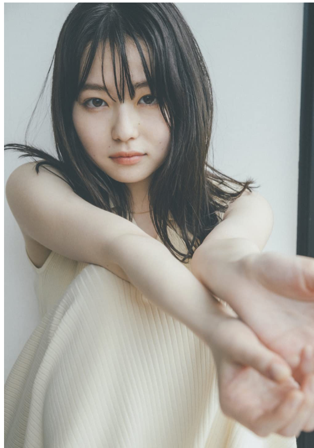 山田杏奈 第二本 寫真集「BLUE」 (B.L.T.MOOK)