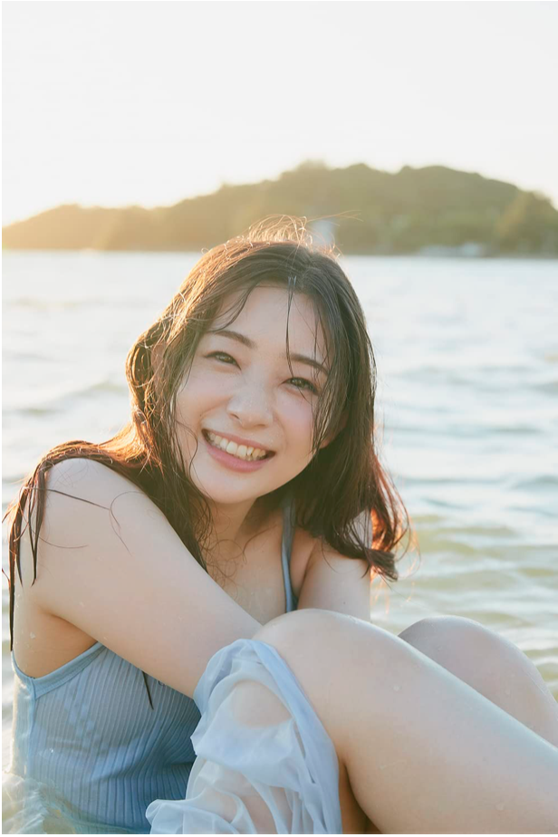 足立梨花 寫真集 Lyrical (リリカル)