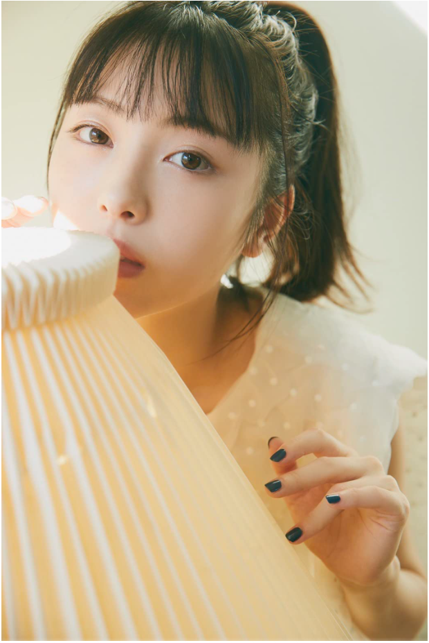 濱邊美波(浜辺美波) 桌上月曆 2023.04 - 2024.03 附限量版明信片