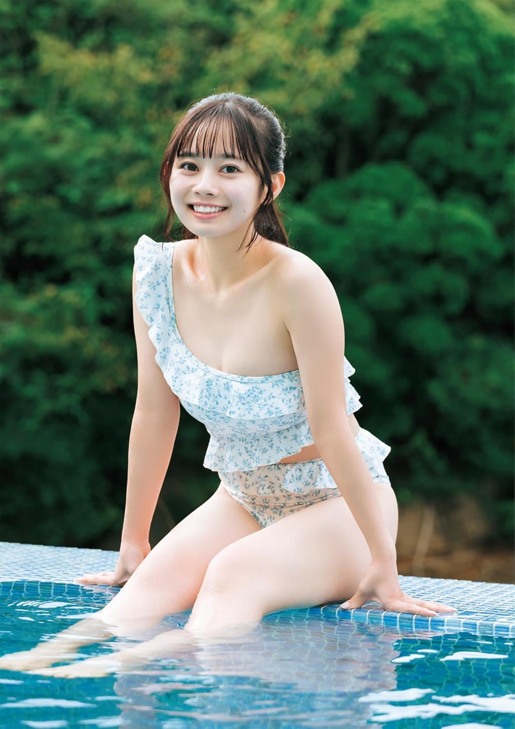 近藤沙瑛子 1st 寫真集《One》(附特典:限定相片一枚)
