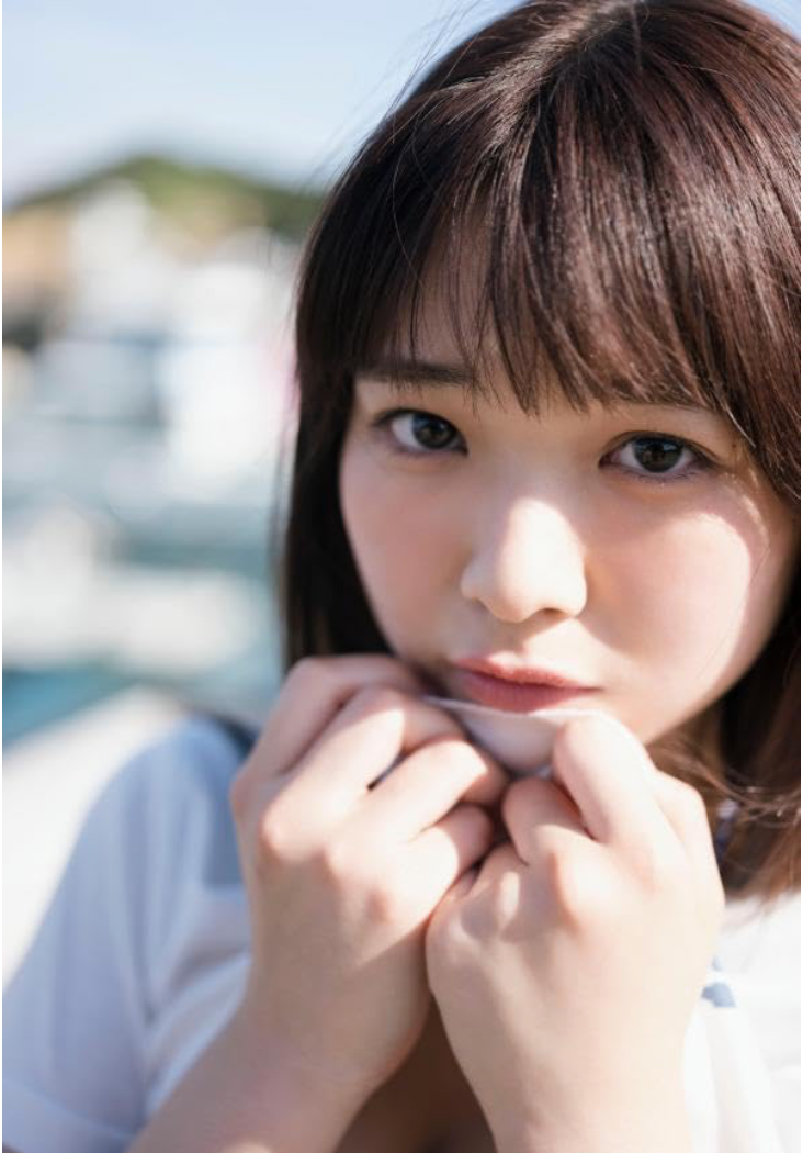 橋本環奈｜写真集『カレイドスコープ』 - 女性情報誌