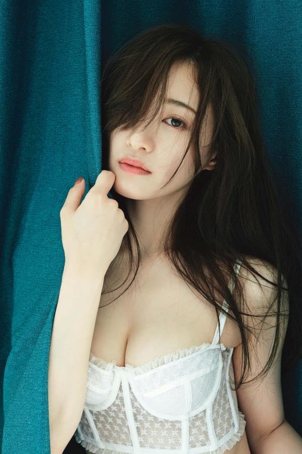 中田花奈 2nd 寫真集 《掻き立てる》