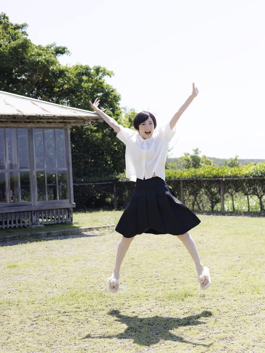 生駒里奈 寫真集《ルリカケス》